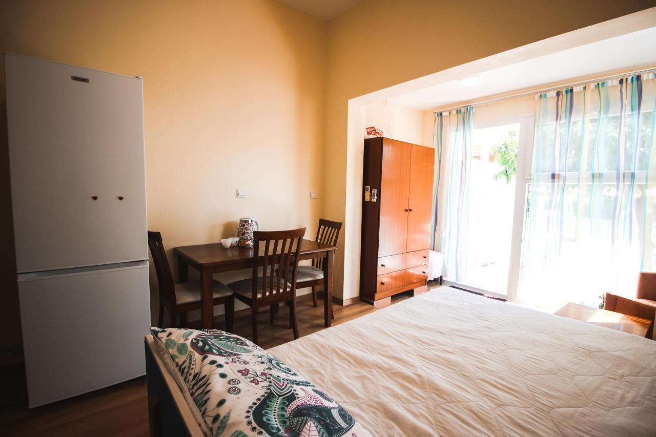 Moon-Light Studio Hotel Larnaca Luaran gambar