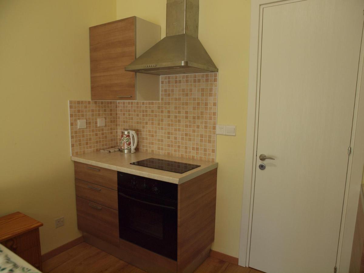 Moon-Light Studio Hotel Larnaca Luaran gambar